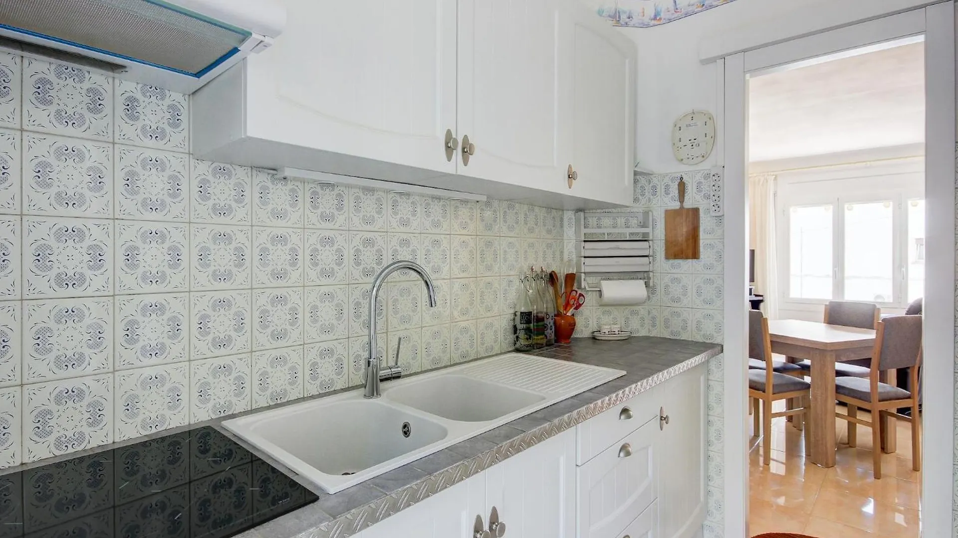 Tasteful Apartment In רוזס ספרד