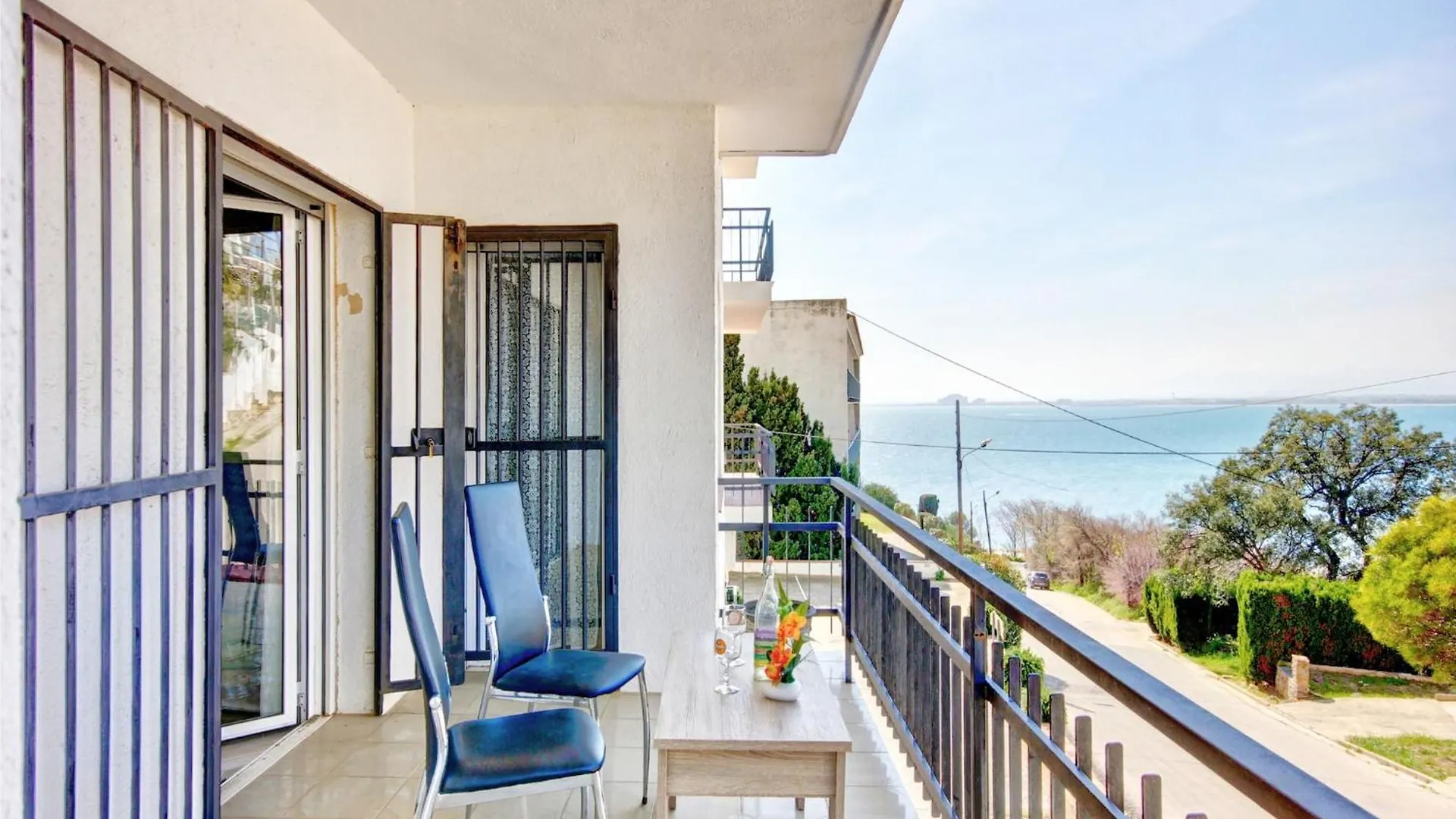 Tasteful Apartment In רוזס